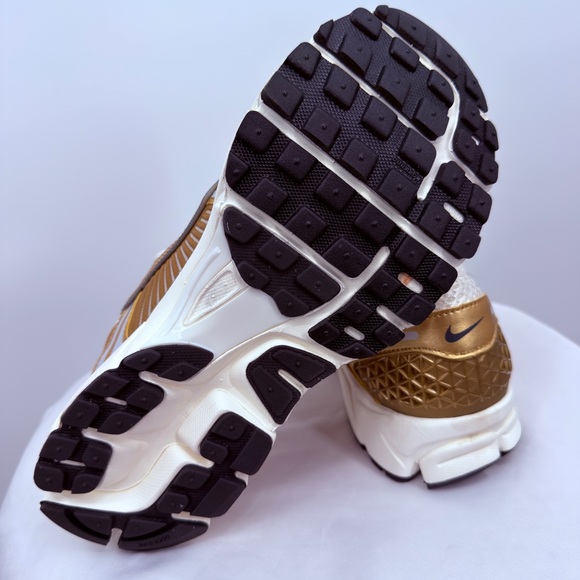 Nike Vomero 5 Gold Metallic White Sneakers Women’s Size 10 HF7723-001 - Picture 9 of 9